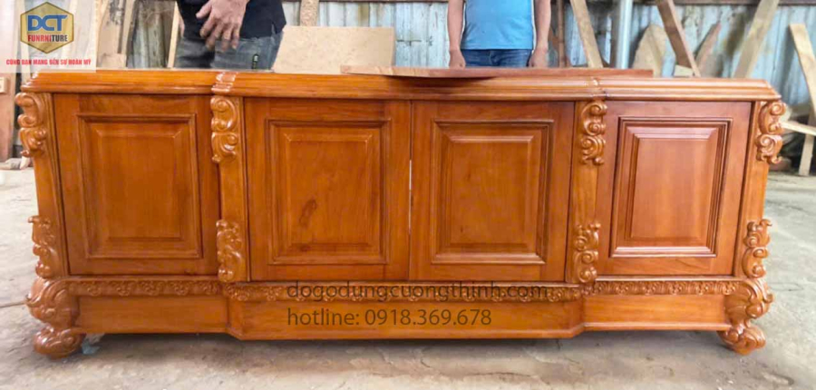 Mẫu tủ kệ tivi cổ điển gỗ gõ đỏ TV38 chất lượng